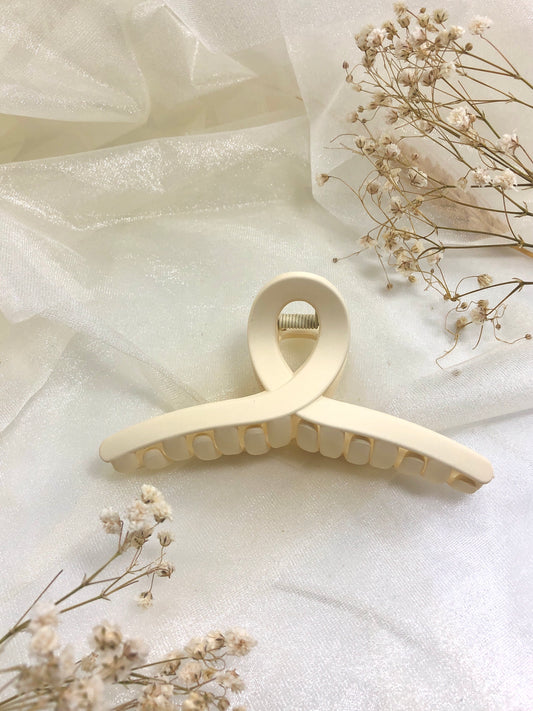 Matte Loop Hair Claw