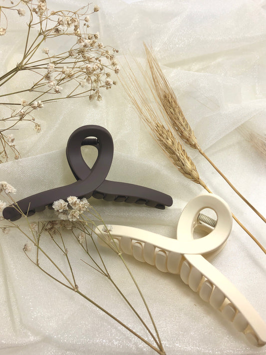 Matte Loop Hair Claw